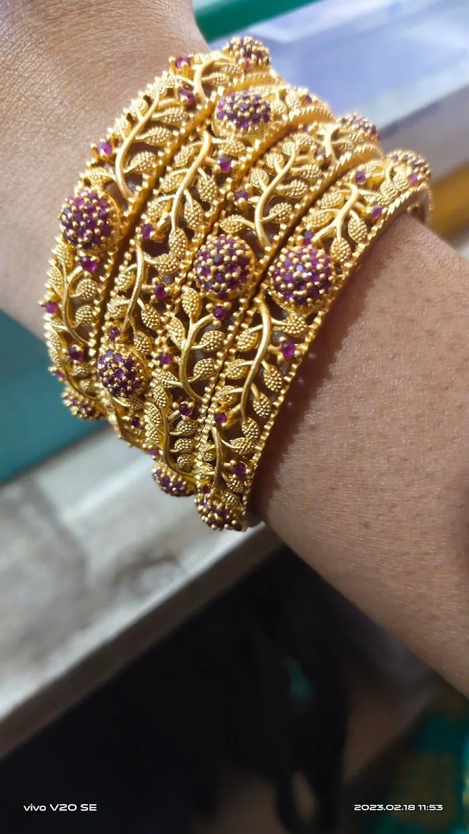 Thanu shri fancy bangles jewellery &amp; beauty parlour