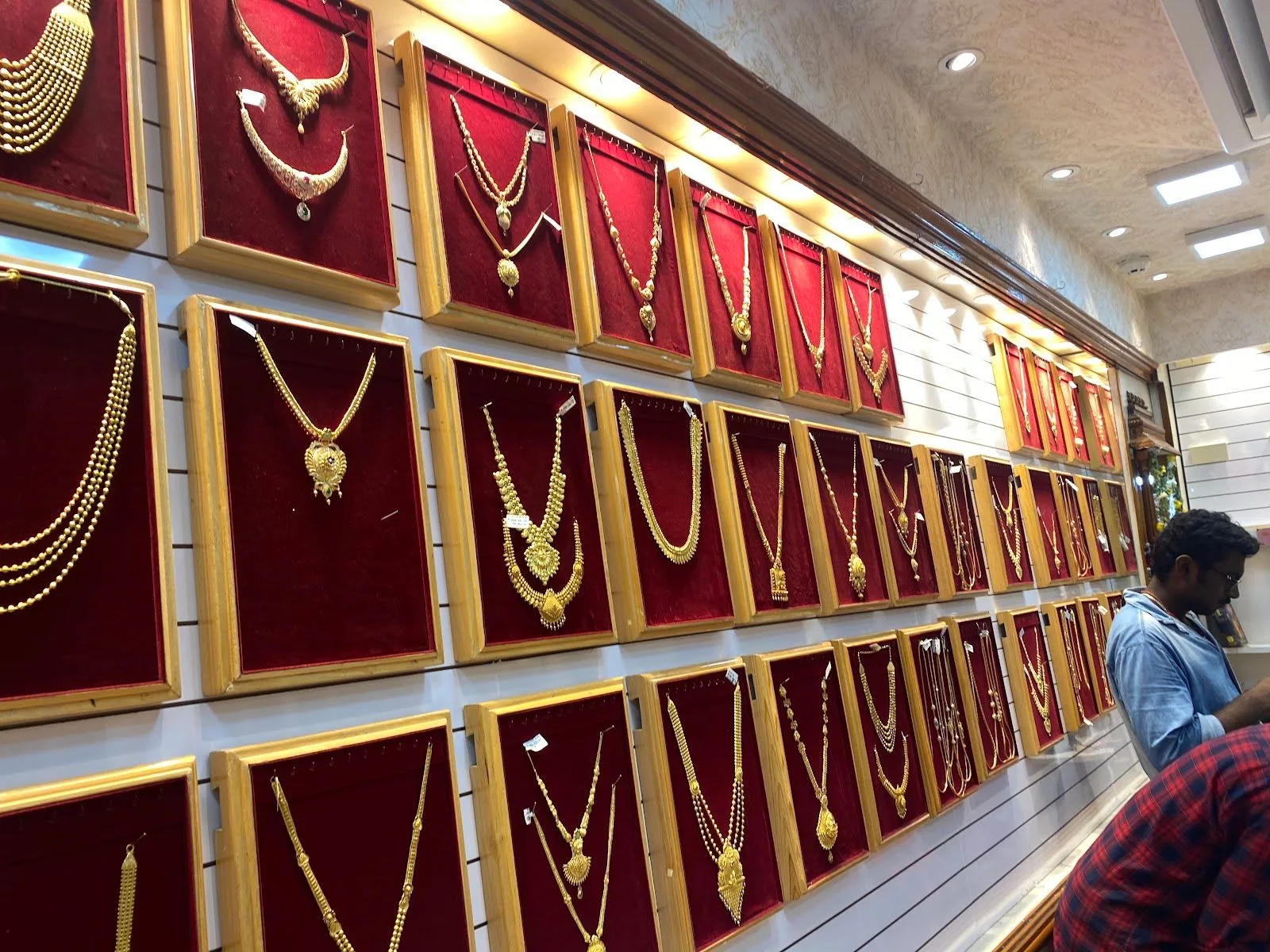 Sri Hari Krishna Nagai Maligai Madurai - Gold Jewellery Shop