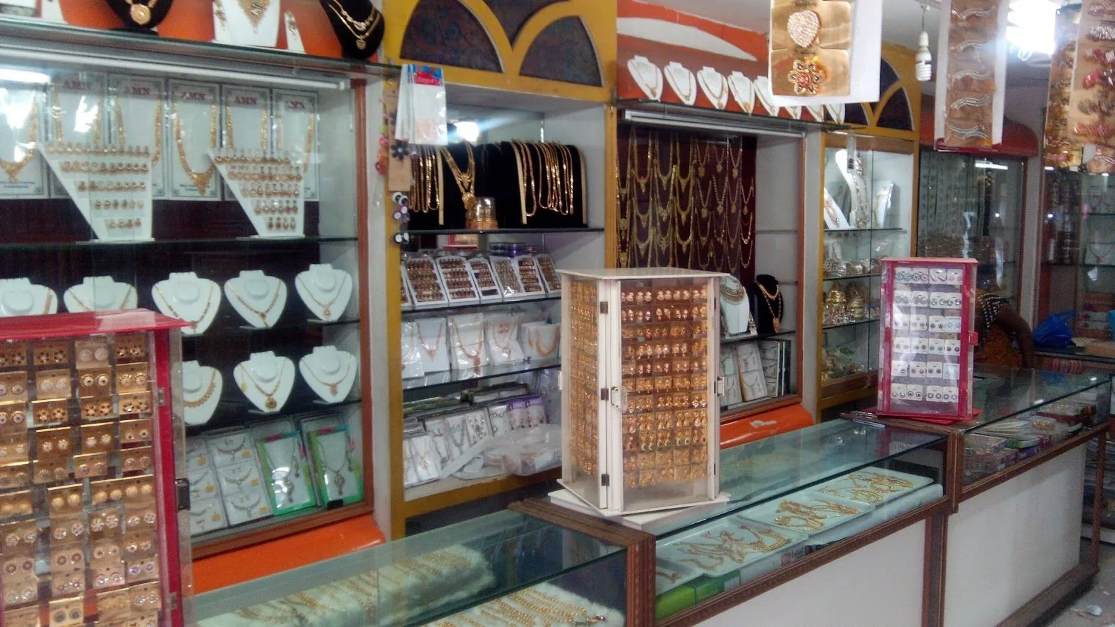 Banu Gold Covering