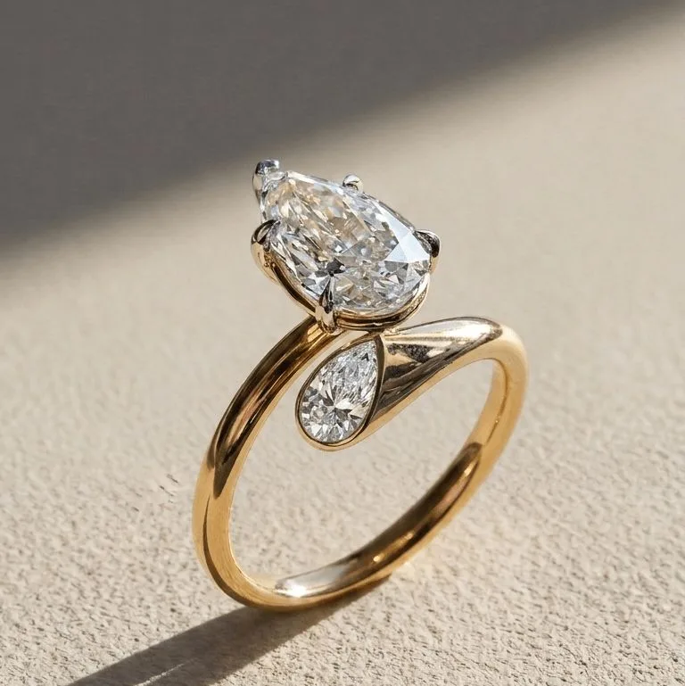 Alana 3.3 Ct Pear Diamond Toi-et-Moi Ring
