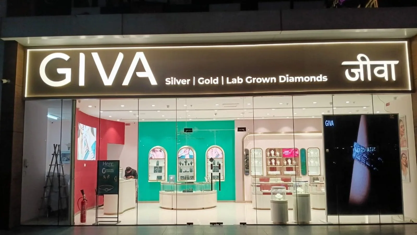 GIVA Silver & Gold Jewellery Store | Gulshan One29, Noida