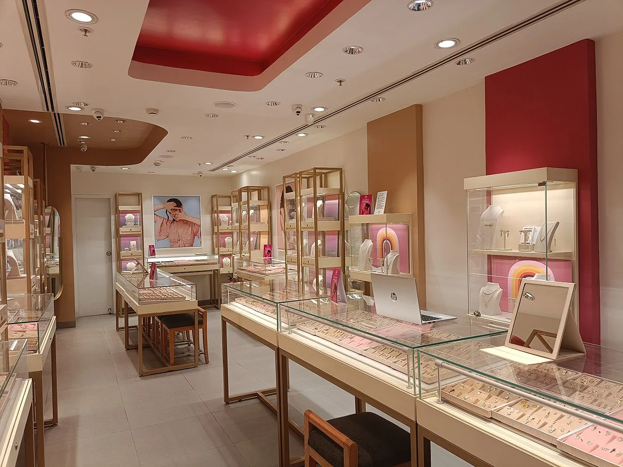 Mia by Tanishq - MGF Metropolitan Mall, Gurugram