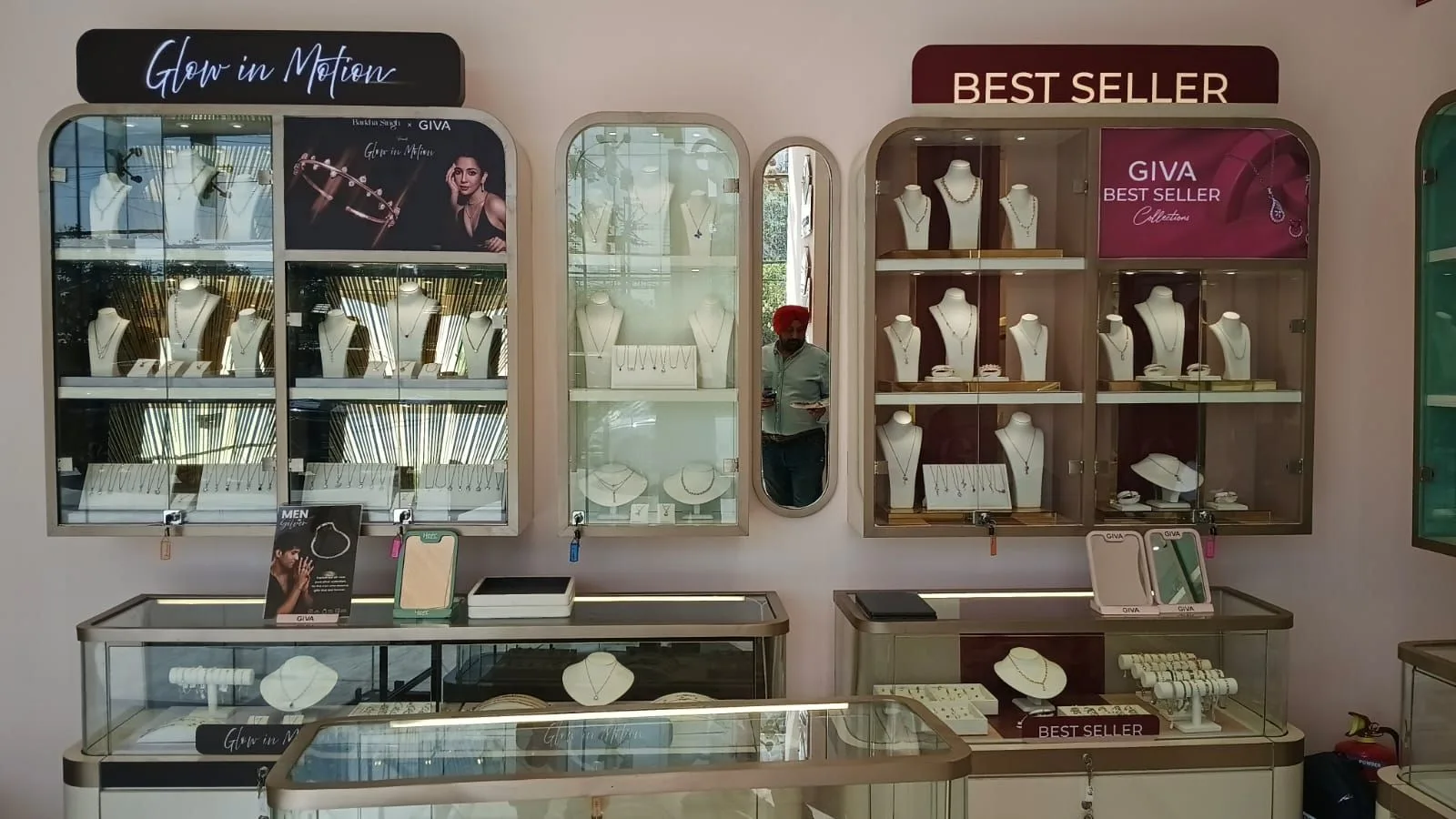 GIVA Silver &amp; Gold Jewellery Store | Ansa City Centre, Ghaziabad