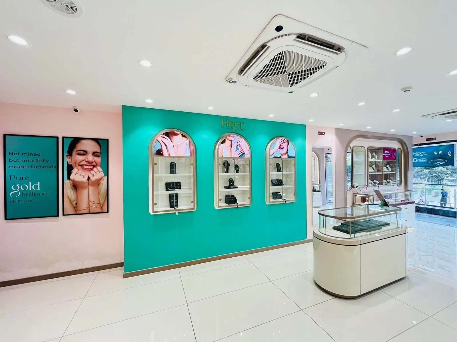 GIVA Silver &amp; Gold Jewellery Store | Shiv Complex Vasundhara, Ghaziabad