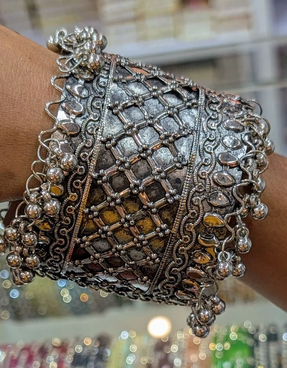 Kamakshi Bangles &amp; Modern jewellery