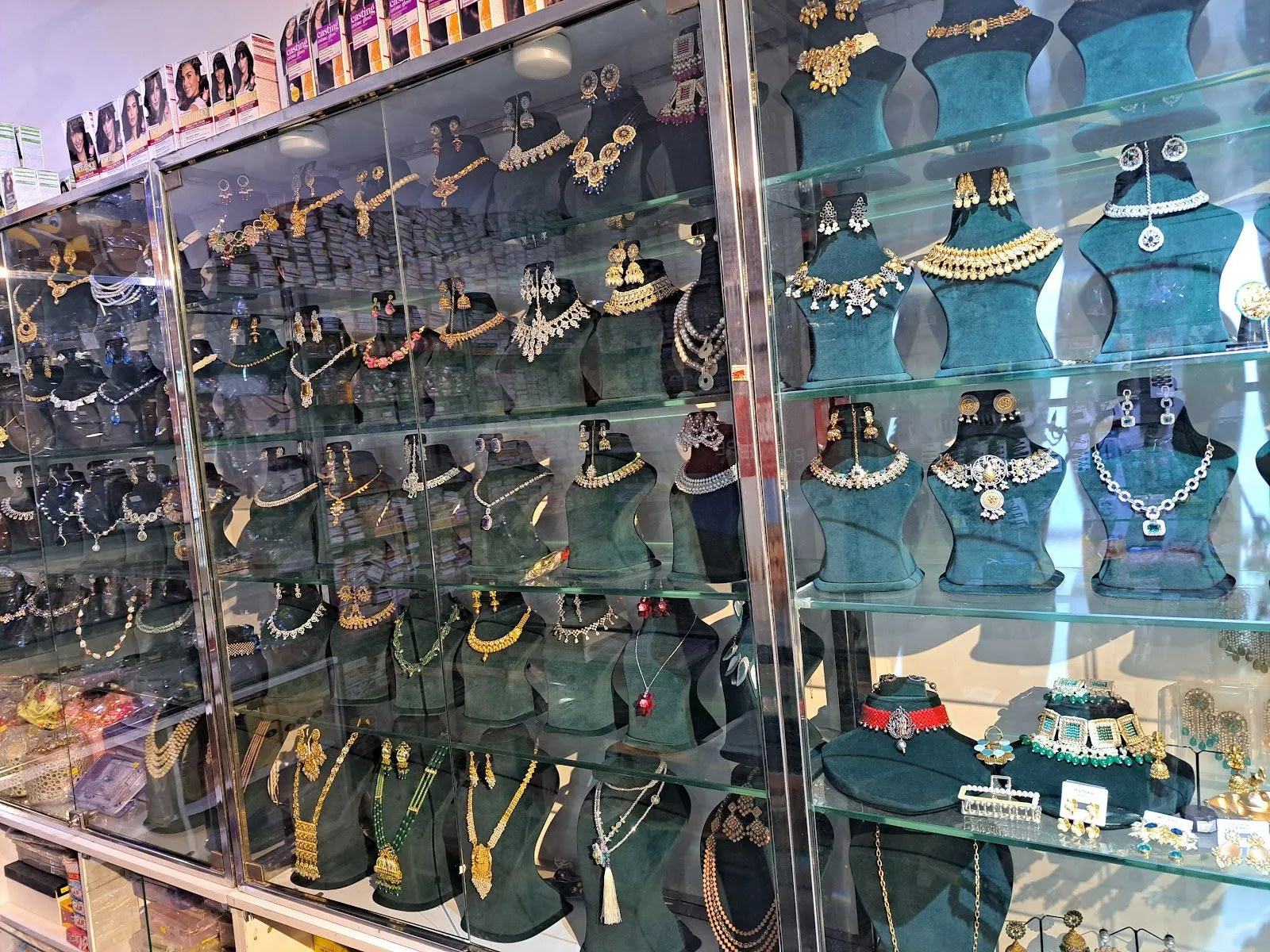 HAVISH JEWELS &amp; COSMETICS