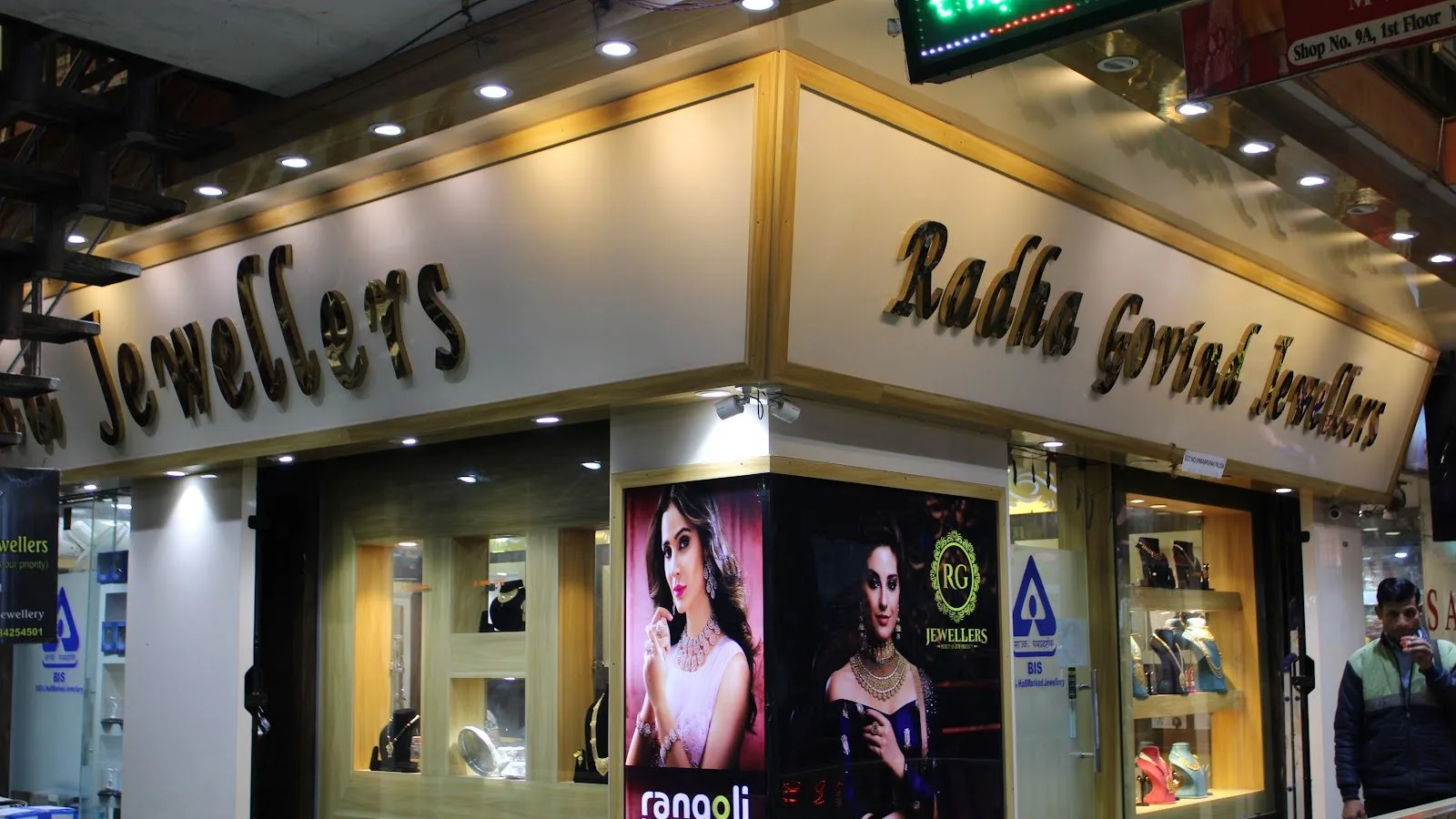 RADHA GOVIND JEWELLERS