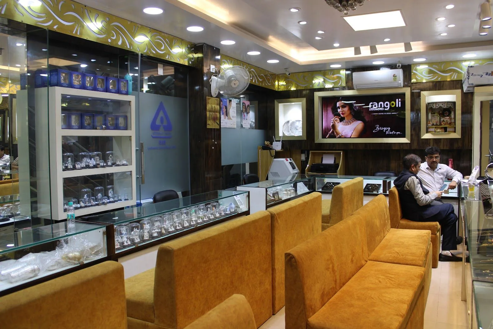 RADHA GOVIND JEWELLERS