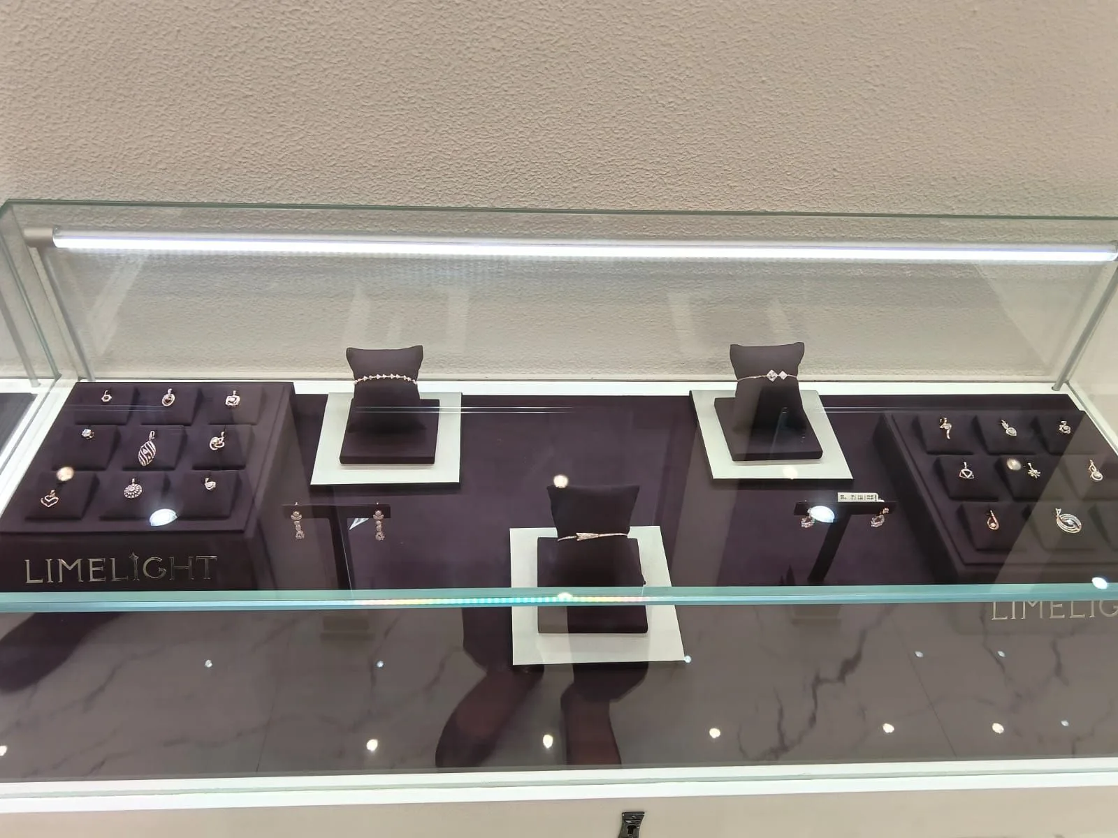 Limelight Lab Grown Diamonds - Gaur City Mall, Noida
