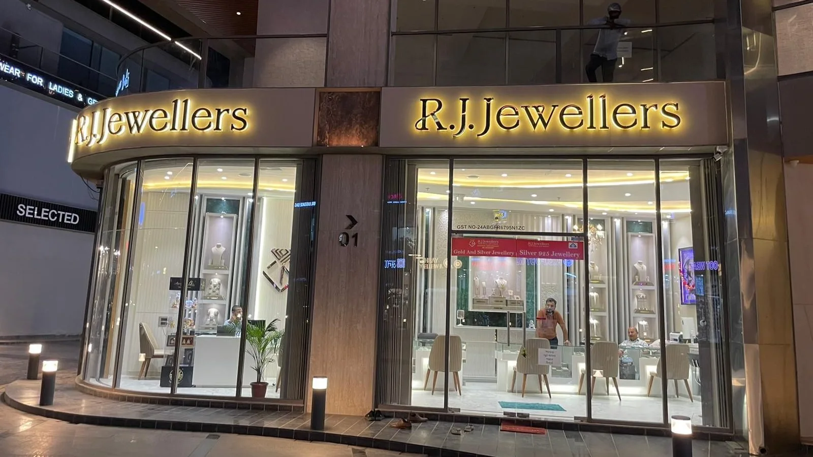 R.J.Jewellers