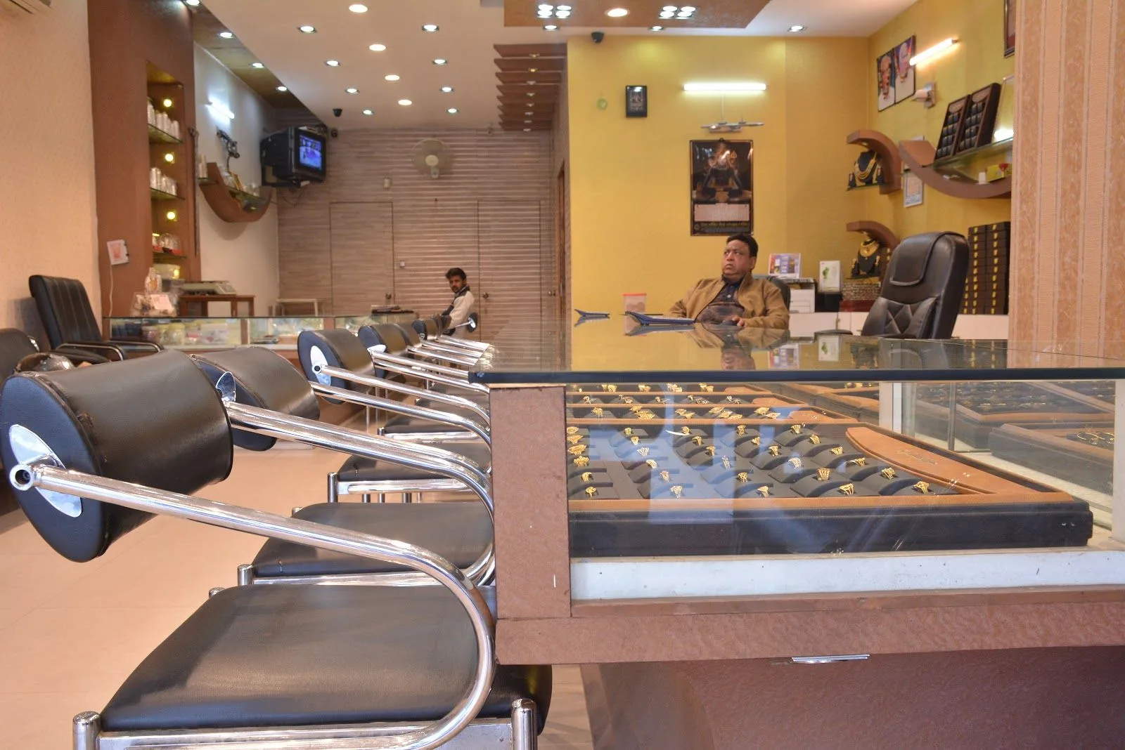 Goyal Jewellers &amp; Diamond House