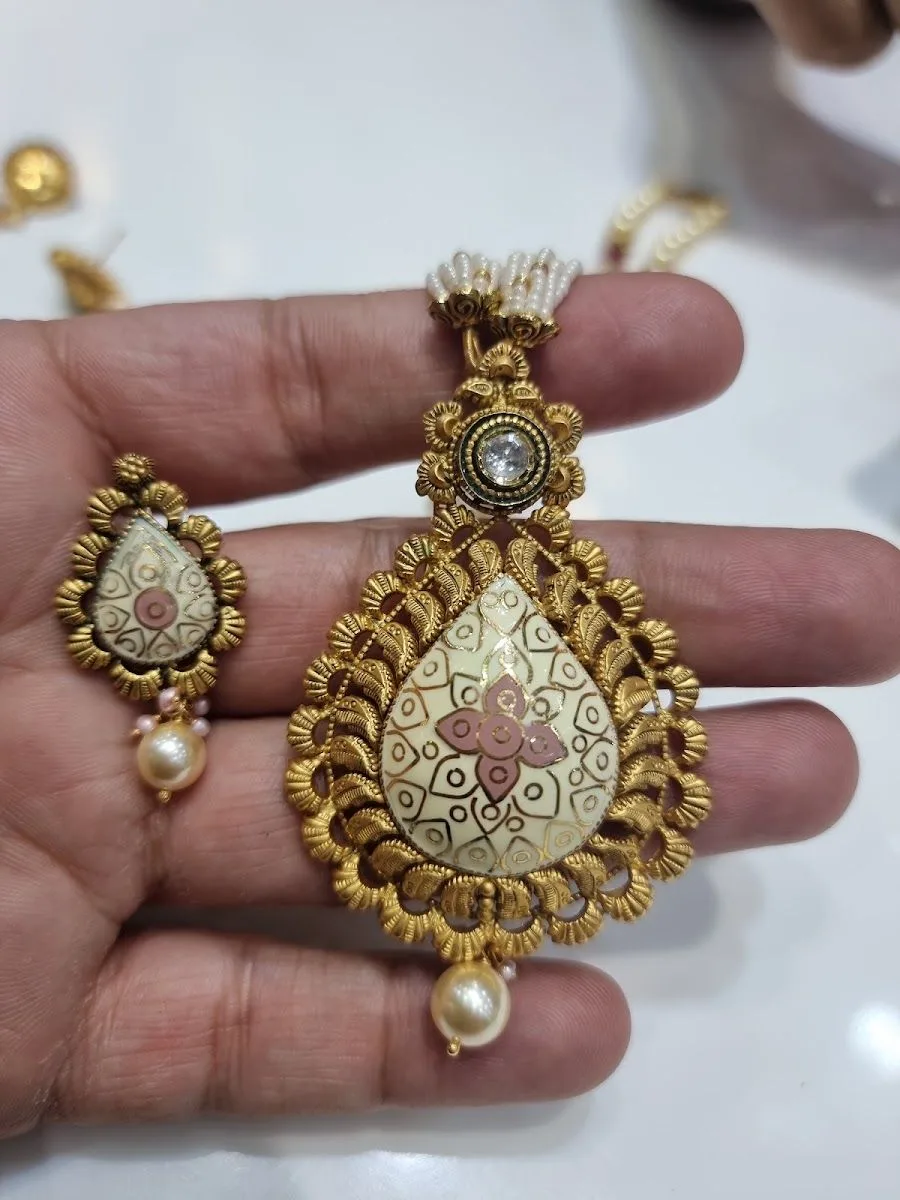 MUNISH JEWELLERS ( purani dukaan wale )