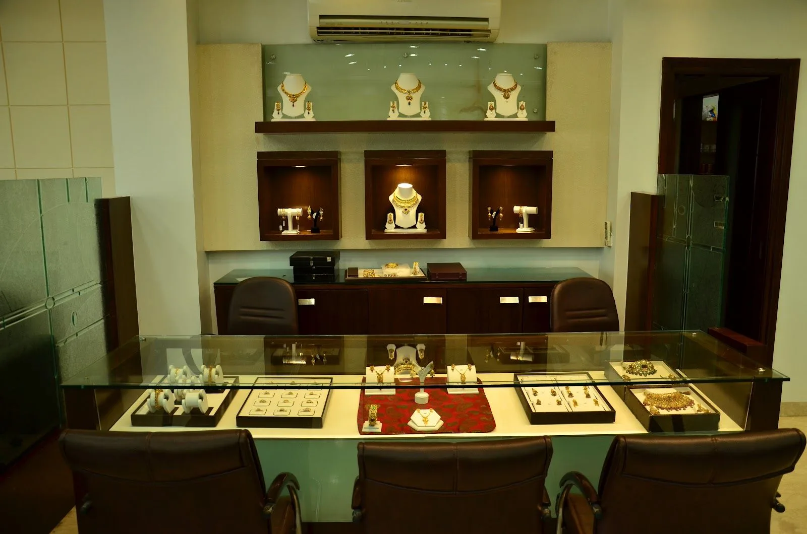 Swastik Jewels Pvt Ltd