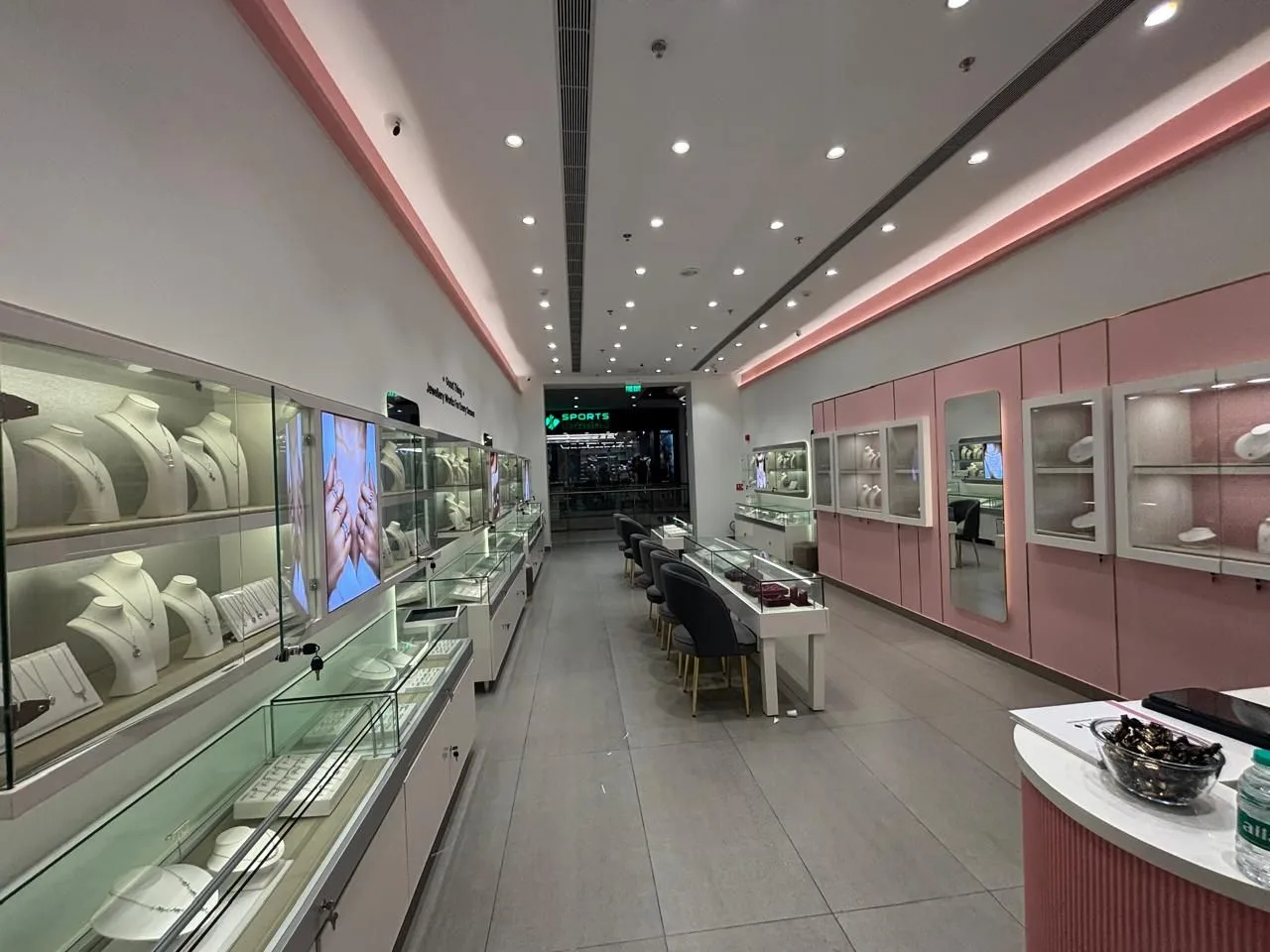GIVA Silver &amp; Gold Jewellery Store | Nexus Mall, Amritsar