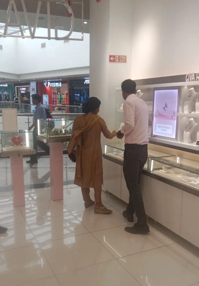 GIVA Silver &amp; Gold Jewellery | Phoenix Market City | Lab Grown Diamonds