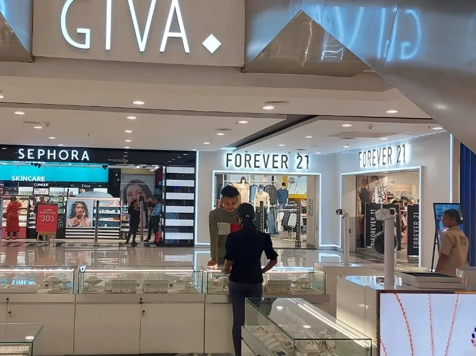 GIVA Silver &amp; Gold Jewellery Store | Lakeshore, Hyderabad