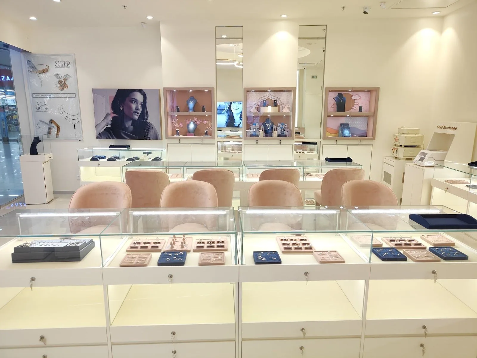 GIVA Silver &amp; Gold Jewellery Store | Avani Riverside, Howrah