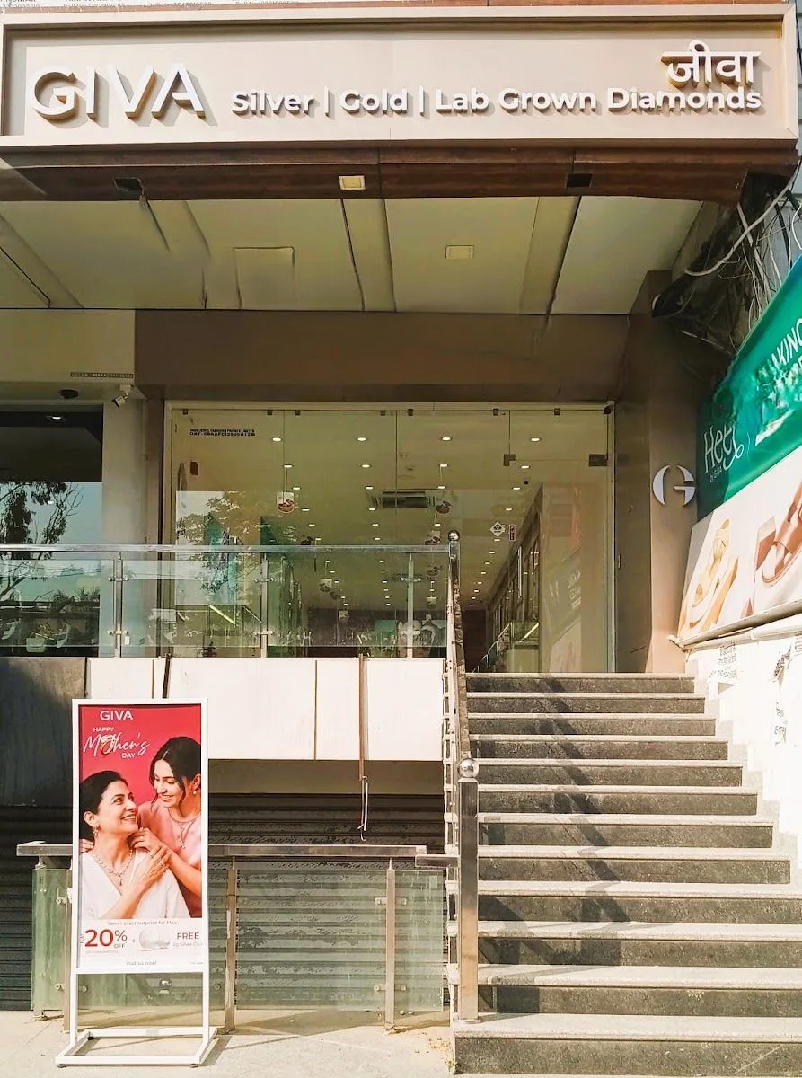 GIVA Silver &amp; Gold Jewellery Store | Aliganj, Lucknow