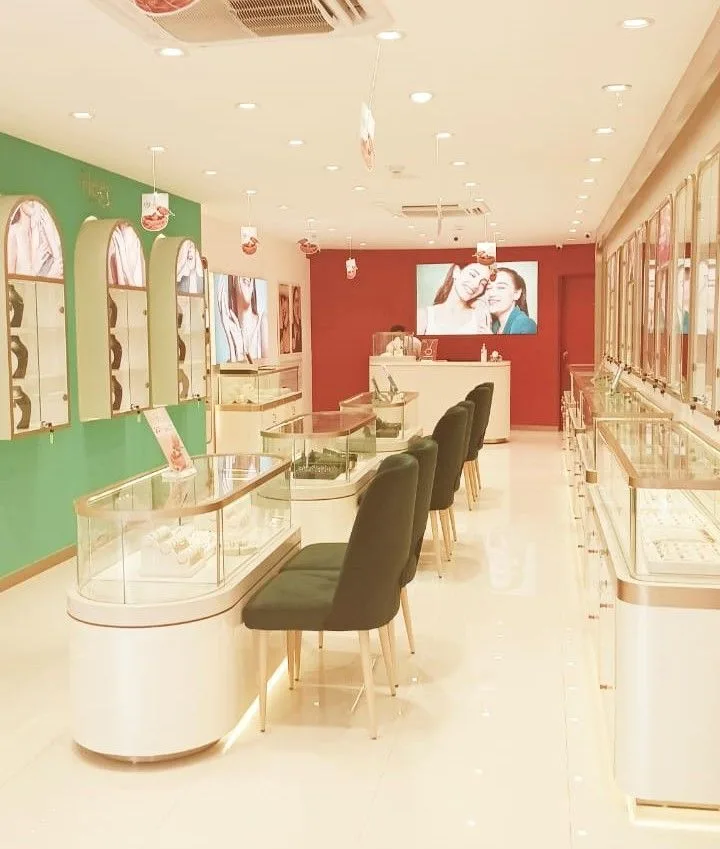 GIVA Silver &amp; Gold Jewellery Store | Aliganj, Lucknow