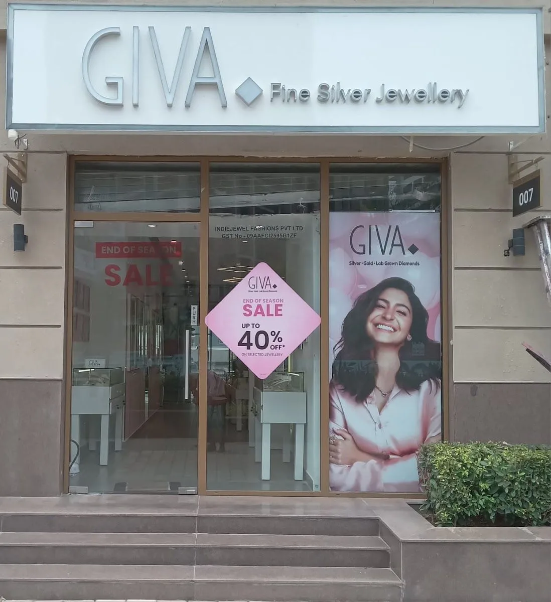 GIVA Silver &amp; Gold Jewellery | Experio Mall | Lab Grown Diamonds