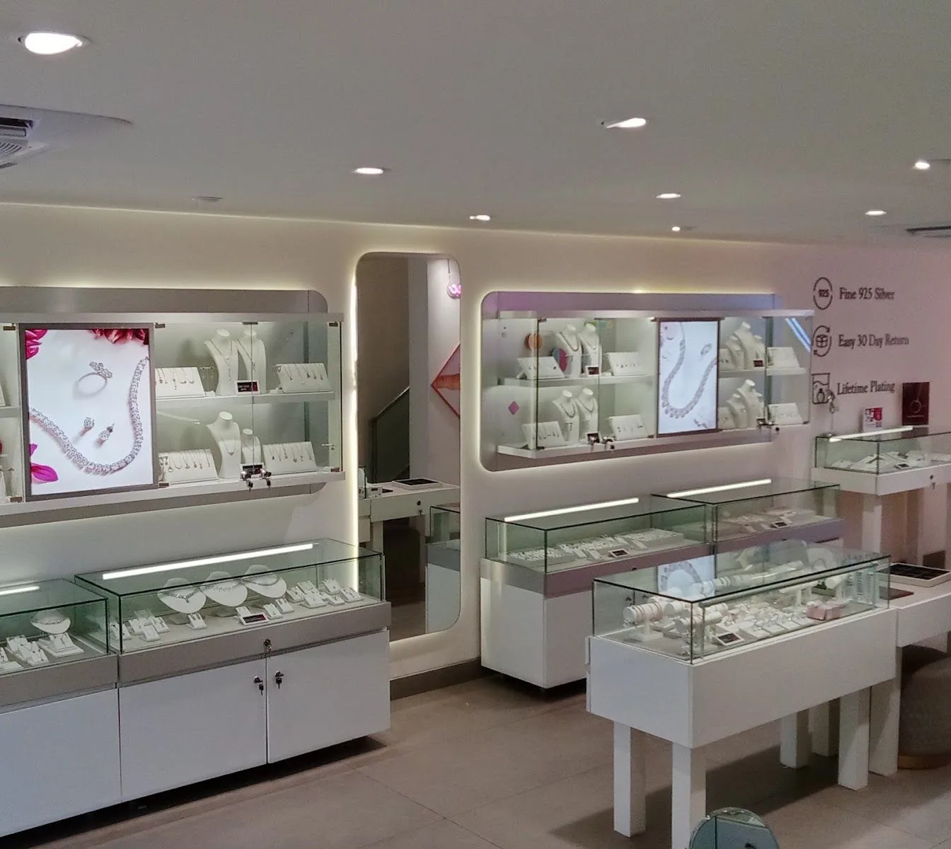GIVA Silver &amp; Gold Jewellery Store | Sapna Sangeeta | Indore
