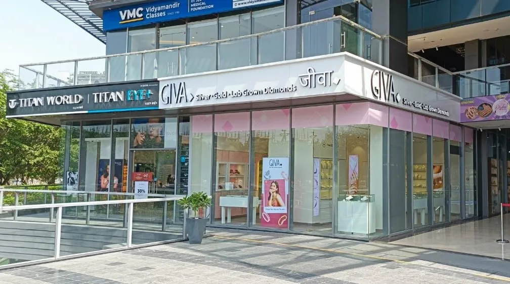 GIVA Silver &amp; Gold Jewellery Store | Wave One, Noida