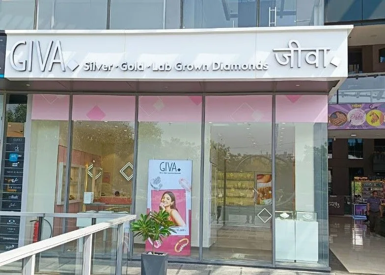 GIVA Silver &amp; Gold Jewellery Store | Wave One, Noida