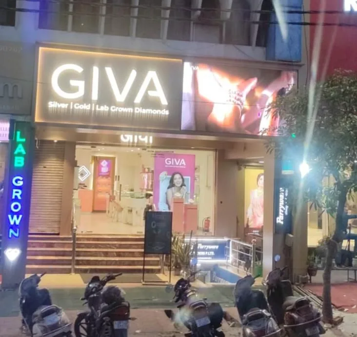 GIVA Silver &amp; Gold Jewellery | Ambedkar Road | Lab Grown Diamonds