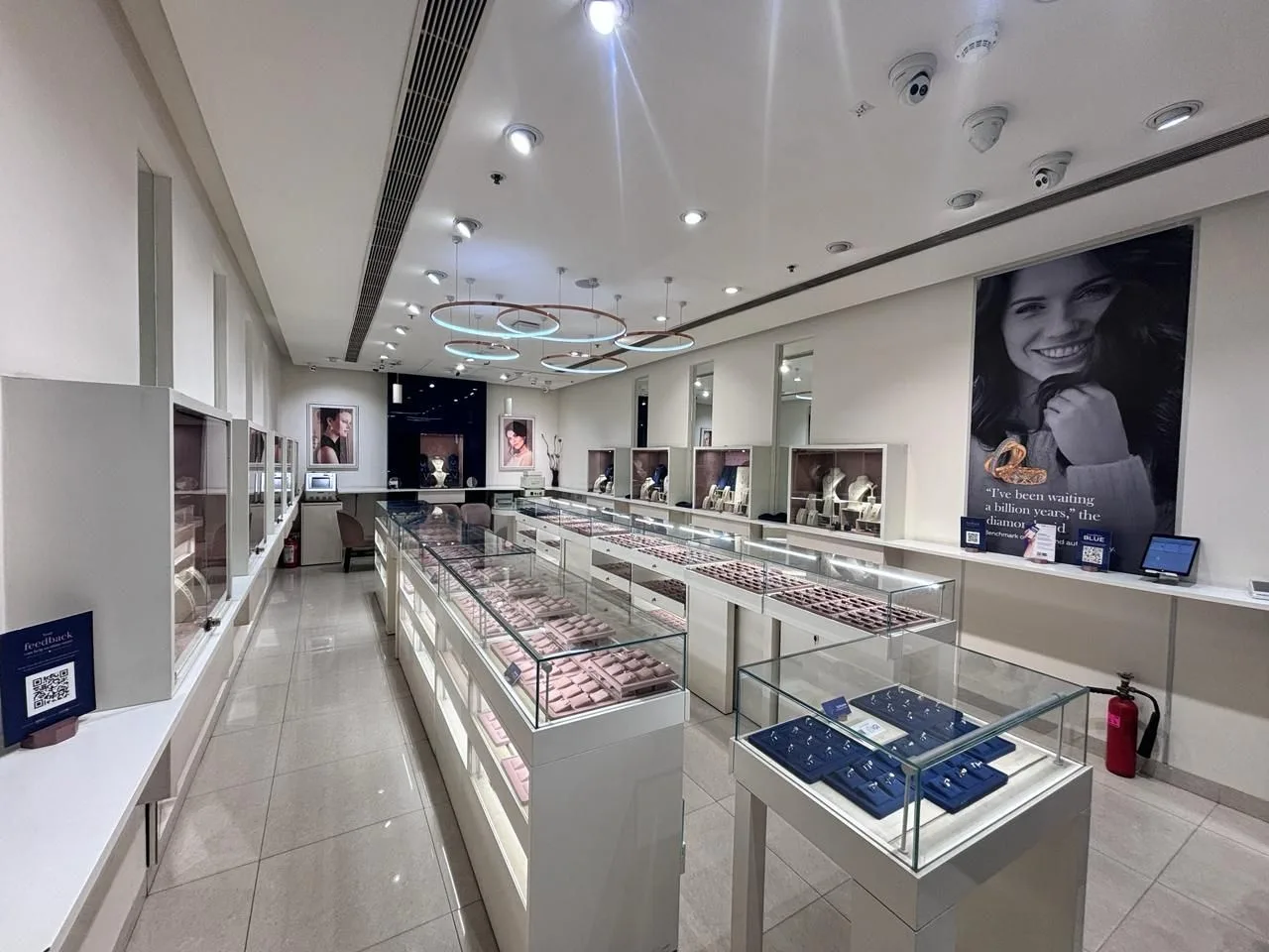 GIVA Silver &amp; Gold Jewellery Store | The Mall of Faridabad