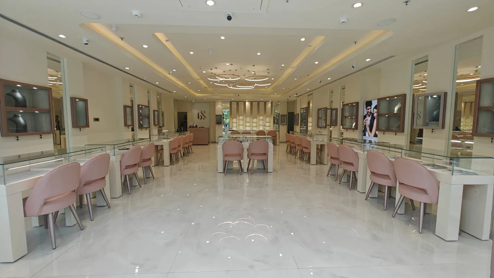 GIVA Silver &amp; Gold Jewellery Store | Indo Expo Plaza, Noida