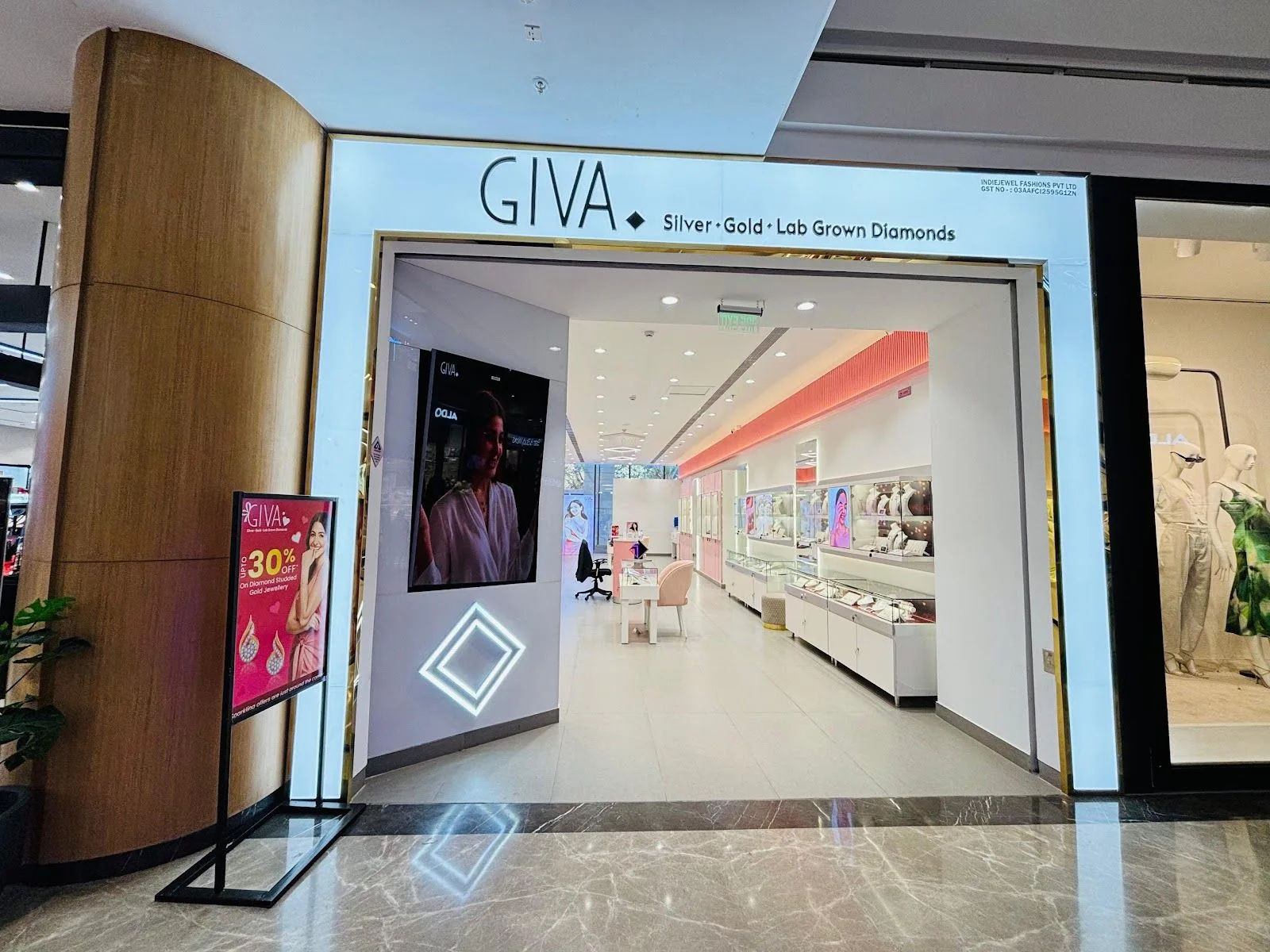 Giva - Centrio Mall