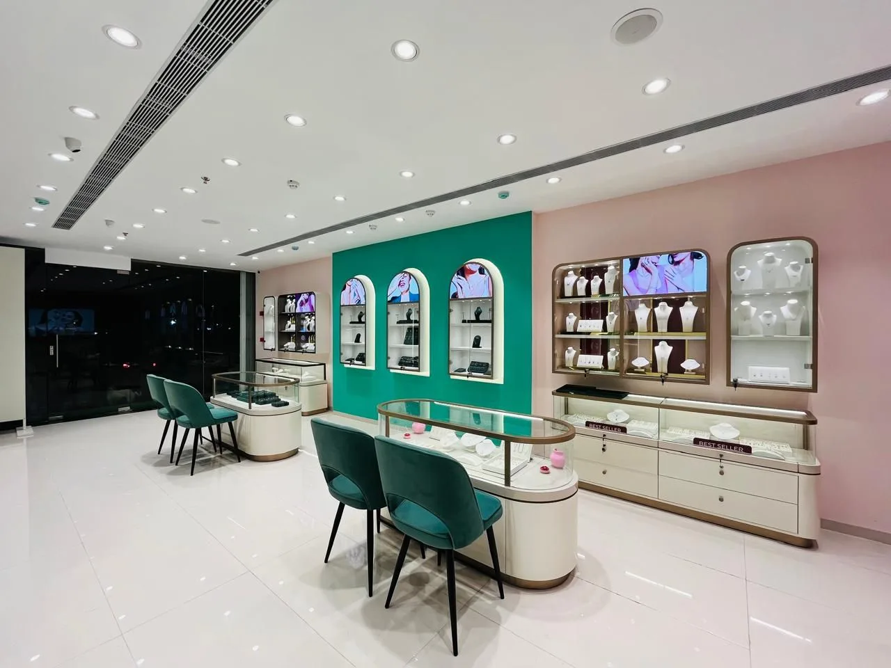 Giva - Maxus Mall
