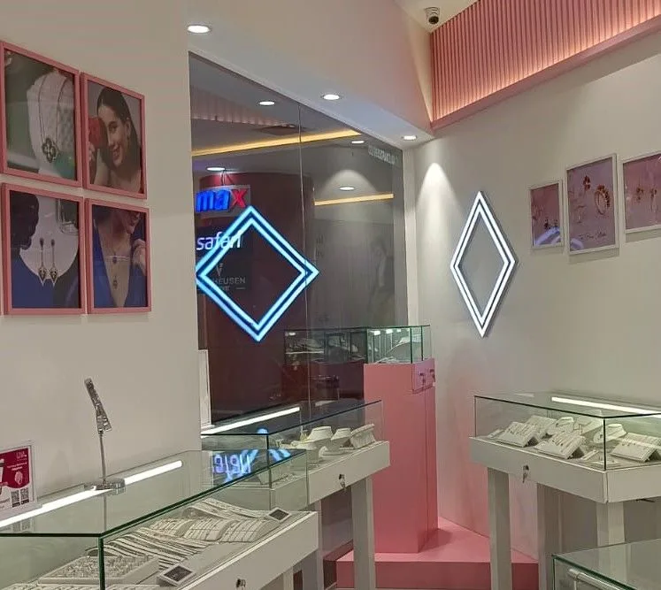 Giva - Seasons Mall