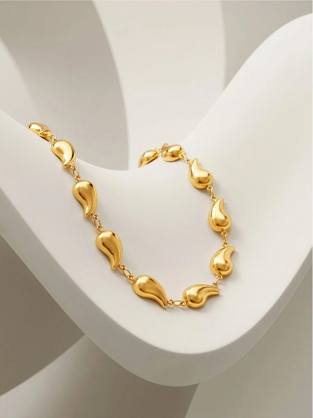 OnnMe by GIVA Melt Signal Gold Plated Necklace