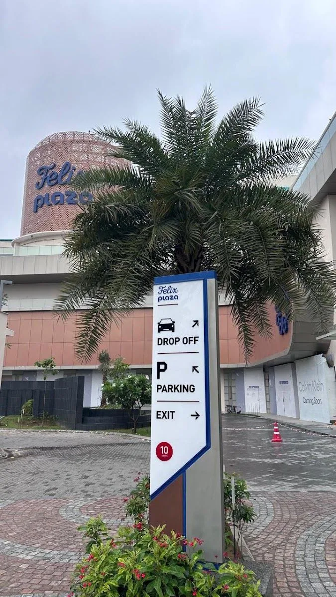 Giva - Felix Plaza Mall