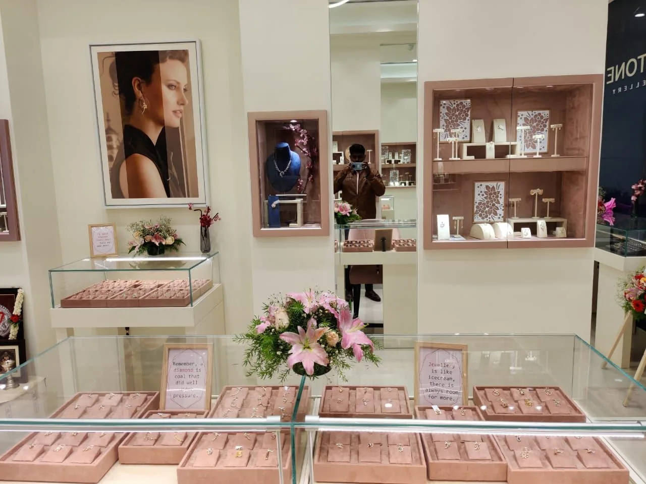 BlueStone Jewellery Nexus Shantiniketan, Bengaluru