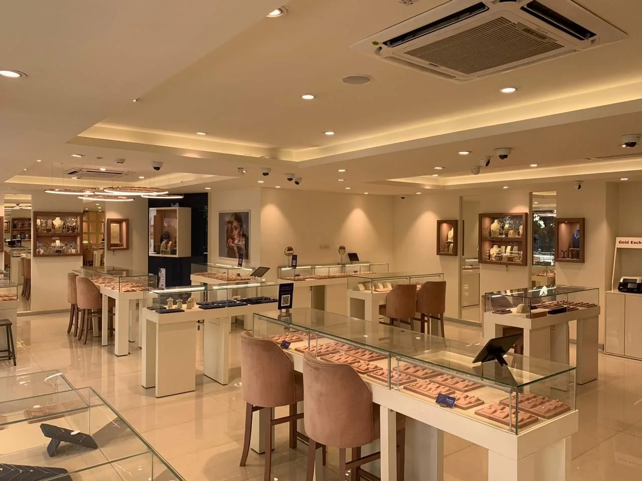 BlueStone Jewellery Basaveshwar Nagar, Bengaluru