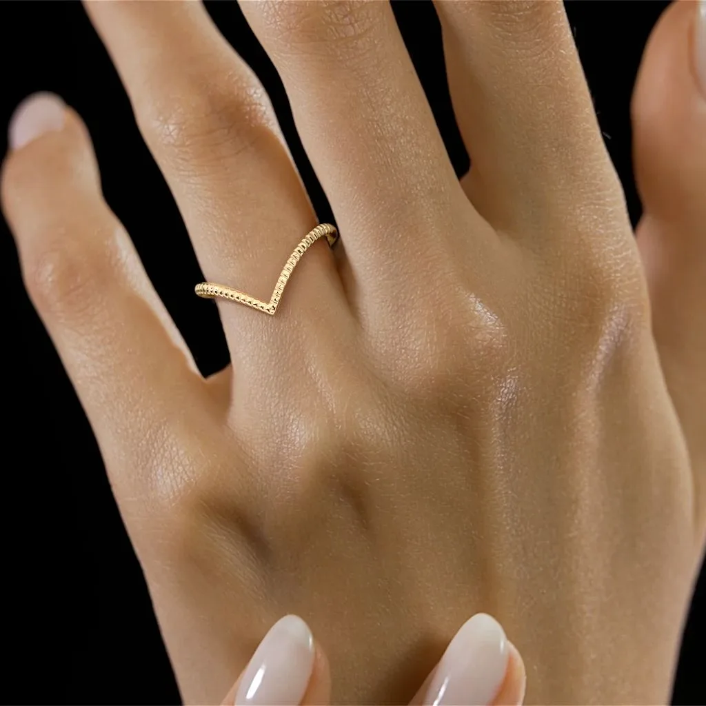 The Anesa Chevron Ring