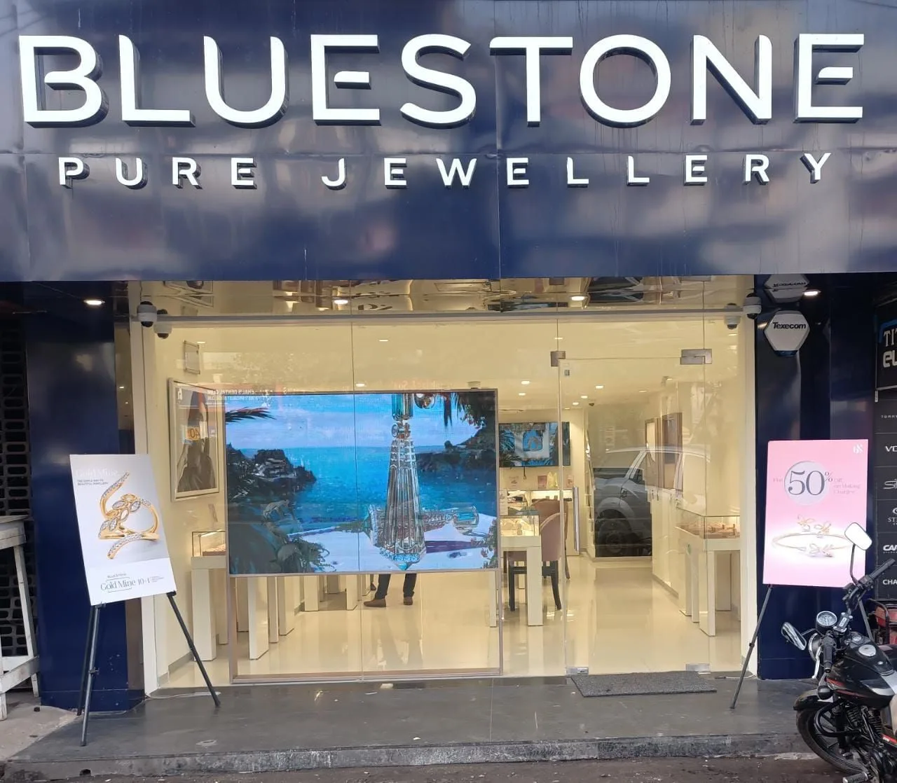 BlueStone Jewellery Bistupur, Jamshedpur