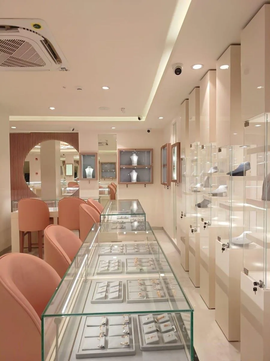 BlueStone Jewellery Mall Road, Solan
