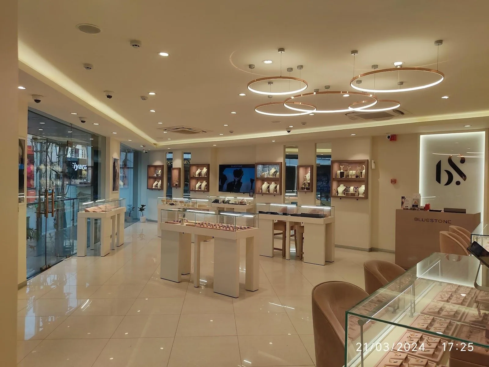 BlueStone Jewellery Bhelupur, Varanasi